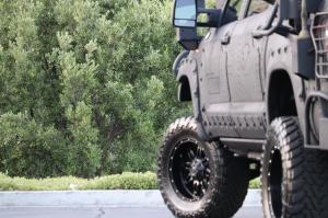 Toyota Tundra CrewMax 4x4 Zombie Apocalypse 2013 года 